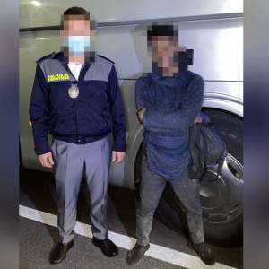 Un tânăr din Palestina, ascuns în compartimentul motorului unui autocar, depistat  la P.T.F. Giurgiu