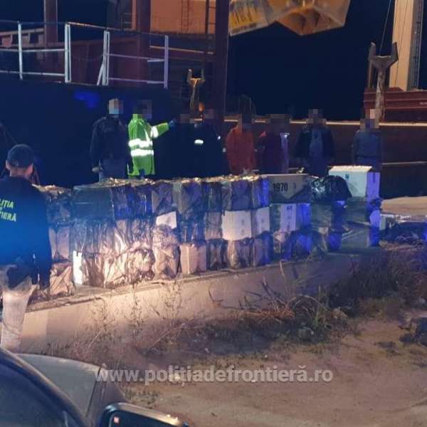 UPDATE: Aproximativ 14.000 de pachete cu țigări de contrabandă, descoperite de polițiștii de frontieră în Portul Constanța Sud Agigea