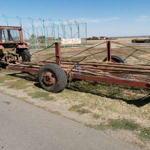 Tractor cu remorcă neînmatriculată, depistat în trafic de polițiștii de frontieră ieşeni