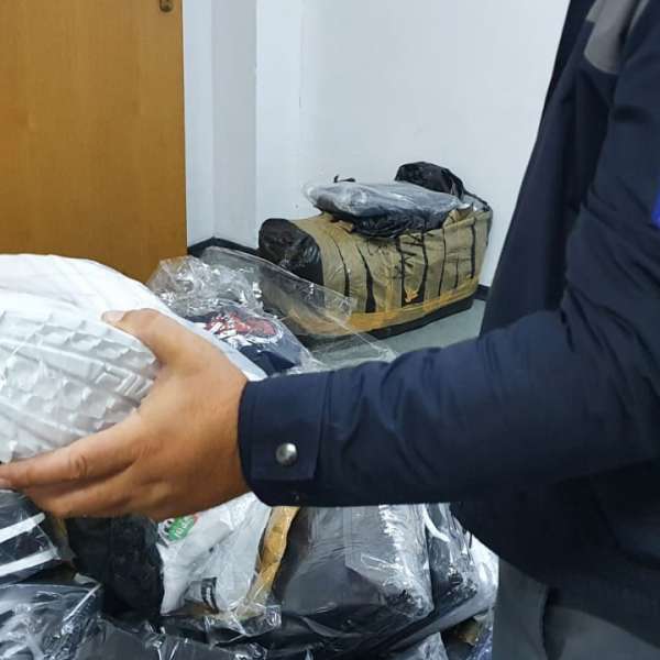 Bunuri în valoare de peste 160.000 de lei, susceptibile a fi contrafăcute, confiscate de polițiștii de frontieră din P.T.F. Giurgiu