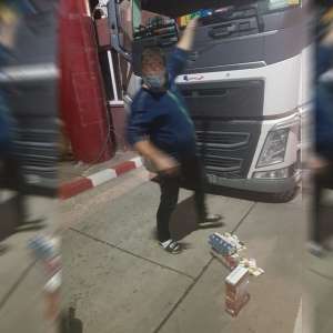 Prins a doua oară cu țigări nedeclarate şi ascunse, s-a ales cu dosar penal