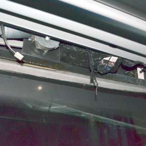 Țigări de contrabandă ascunse în echipamentul de sonorizare al unui autocar