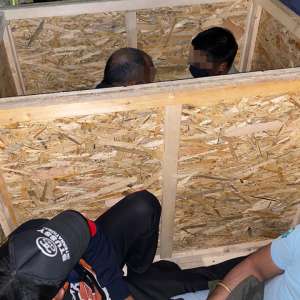 Activitate intensă la PTF Nădlac II - 70 de cetăţeni din Turcia, India şi Siria, depistaţi ascunși în patru mijloace de transport