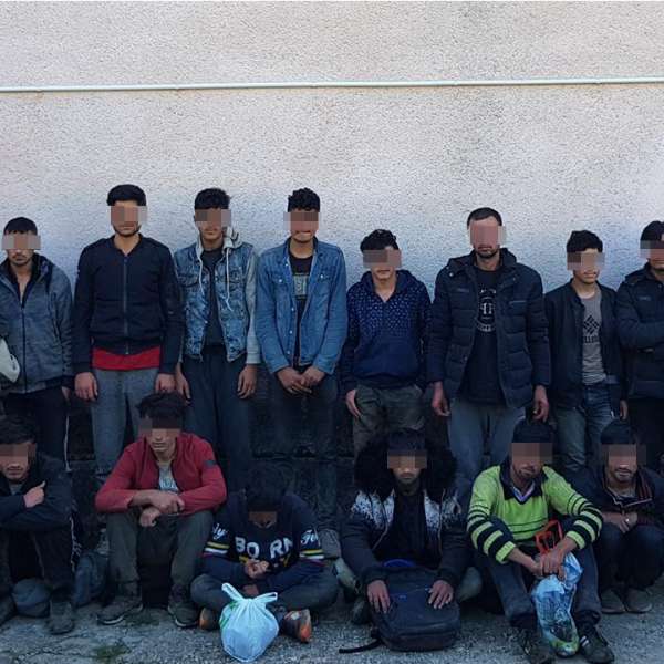 20 de cetăţeni din Afganistan şi India, opriţi de poliţiştii de frontieră din drumul ilegal spre vestul Europei