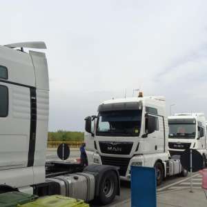 Nouă mijloace de transport căutate de autoritățile din România, oprite la ieşirea din ţară în P.T.F. Calafat