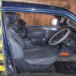 Peste 17.000 de pachete cu țigări confiscate și doi cetățeni români cercetați pentru contrabandă