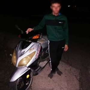 Gălățean fără permis de conducere depistat conducând un moped neînmatriculat