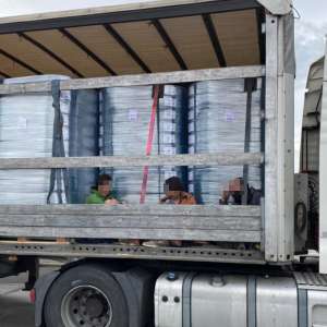 Opt cetăţeni străini depistaţi ascunşi în mijloace de transport la P.T.F. Nădlac II