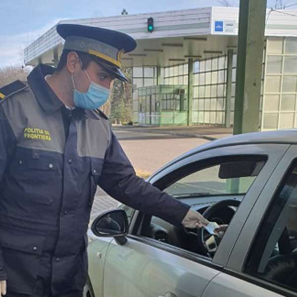 Cetăţean român depistat la volanul unui autoturism cu permis de conducere fals