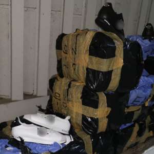 Bunuri susceptibile a fi contrafăcute în valoare de peste 26.000 lei, descoperite de poliţiştii de frontieră de la P.T.F. Vama Veche