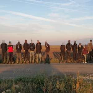 20 de irakieni depistați de polițiștii de frontieră constănțeni, la marginea unei păduri