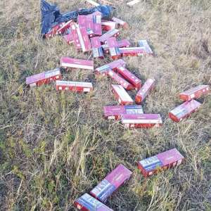 Trei cetățeni români cercetați pentru contrabandă cu țigări