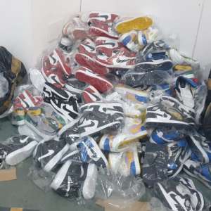 Peste 2.300 de bunuri susceptibile a fi contrafăcute, confiscate de polițiștii de frontieră din cadrul I.T.P.F. Giurgiu