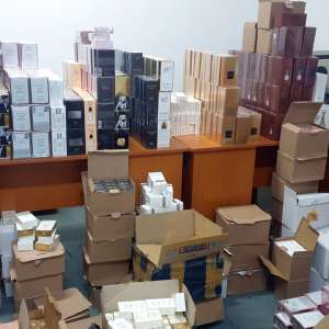 Peste 2.300 de bunuri susceptibile a fi contrafăcute, confiscate de polițiștii de frontieră din cadrul I.T.P.F. Giurgiu