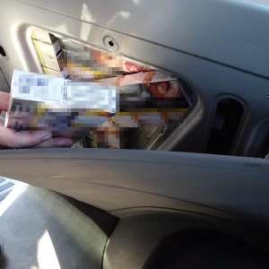 Peste 3.600 pachete cu țigări  descoperite ascunse în două microbuze, de poliţiştii de frontieră în P.T.F. Calafat