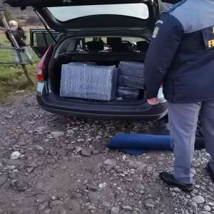 Un cetățean român cercetat pentru contrabandă și aproximativ 10.000  pachete cu țigări confiscate la frontiera de nord