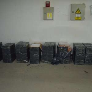 Un cetățean român cercetat pentru contrabandă și aproximativ 10.000  pachete cu țigări confiscate la frontiera de nord