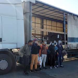 Patruzeci şi şapte de cetăţeni străini depistați de polițiștii de frontieră arădeni