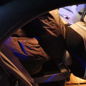 Aproximativ 250 kg de pietre semipreţioase, presupuse a fi chihlimbar, depistate la frontiera cu Ucraina