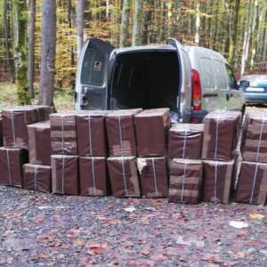 Acţiuni intense la graniţa de nord - peste 54.000 de pachete cu țigări contrabandă reținute