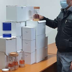 Bunuri ce pot aduce atingere dreptului de proprietate intelectuală, în valoare de peste 440.000 de lei, descoperite la P.T.F. Giurgiu