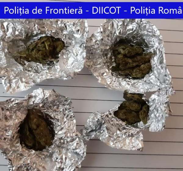 Percheziţii pentru destructurarea unei grupări de trafic de droguri