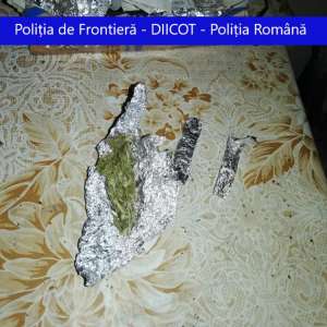 Percheziţii pentru destructurarea unei grupări de trafic de droguri