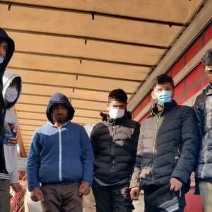 Opt cetăţeni din Afganistan, depistați în două TIR-uri la PTF Nădlac II