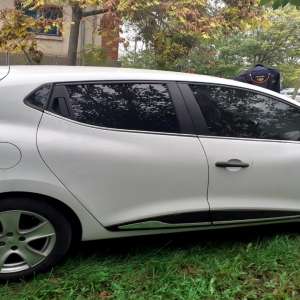 Autoturism și certificat de înmatriculare declarate furate din Franța, descoperite la frontiera de est