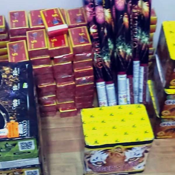 Peste 6.000 produse pirotehnice, descoperite de poliţiştii de frontieră în P.T.F. Giurgiu