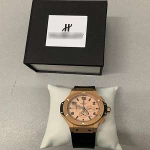 Ceasuri de lux nedeclarate, confiscate la frontieră