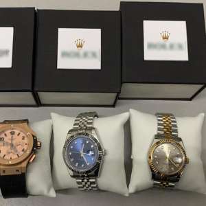 Ceasuri de lux nedeclarate, confiscate la frontieră