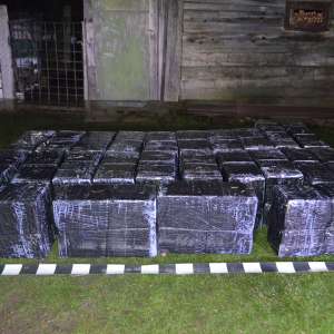 13.000 pachete țigări confiscate în urma unei percheziții în judeţul Maramureş