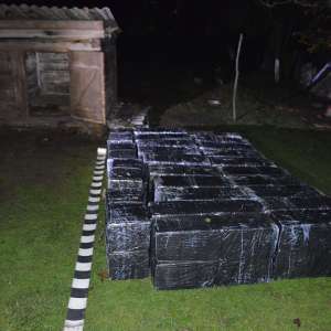 13.000 pachete țigări confiscate în urma unei percheziții în judeţul Maramureş