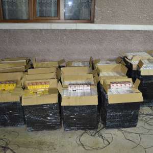 13.000 pachete țigări confiscate în urma unei percheziții în judeţul Maramureş