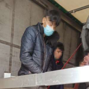 17 cetăţeni din Afganistan și Pakistan, depistați ascunşi în TIR-uri la frontiera cu Ungaria