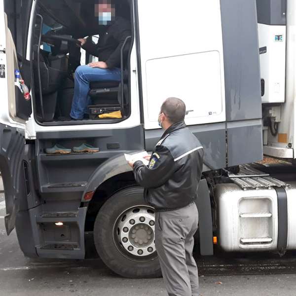 Autocamion radiat din circulaţie, descoperit de polițiștii de frontieră din P.T.F. Albiţa