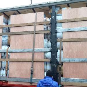 Peste 13.700 de produse susceptibile a fi contrafăcute,  descoperite de polițiștii de frontieră din P.T.F. Zimnicea