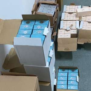 Parfumuri şi îmbrăcăminte susceptibile a fi contrafăcute, confiscate în P.T.F. Giurgiu