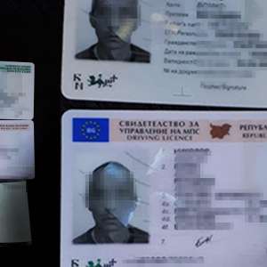 Unsprezece cetăţeni din Siria şi Irak cu documentele de identitate bulgăreşti, depistaţi de poliţiştii de frontieră la P.T.F. Nădlac II