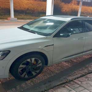 Autoturism de lux electric declarat furat din Germania,  descoperit în aceeaşi zi de poliţiştii de  frontiera gălăţeni