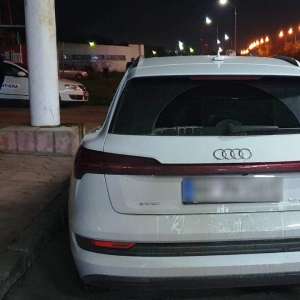 Autoturism de lux electric declarat furat din Germania,  descoperit în aceeaşi zi de poliţiştii de  frontiera gălăţeni