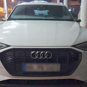 Autoturism de lux electric declarat furat din Germania,  descoperit în aceeaşi zi de poliţiştii de  frontiera gălăţeni