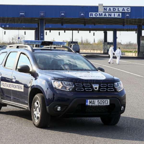  Şase cetăţeni din Afganistan, depistați ascunşi la P.T.F. Nădlac II