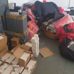 Peste 1.150 articole textile si parfumuri susceptibile a fi contrafăcute, confiscate la P.T.F. Giurgiu