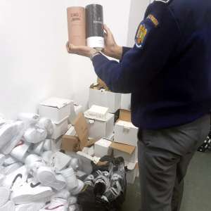 Produse susceptibile a fi contrafăcute, în valoare de peste 208.000 de lei, descoperite la P.T.F. Giurgiu