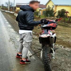 Ieşean fără permis de conducere depistat conducând o motocicletă neînmatriculată