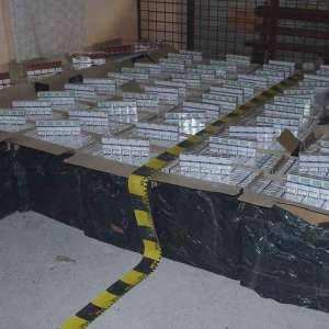 Peste 33.000 de pachete cu țigări de contrabandă, confiscate la frontiera de nord a României