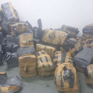 Bunuri în valoare de peste 1.290.000 lei, susceptibile a fi contrafăcute,  confiscate de polițiștii de frontieră din cadrul P.T.F. Giurgiu