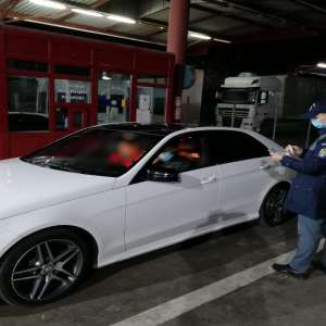 Cărţi de identitate româneşti false, descoperite de poliţiştii de frontieră